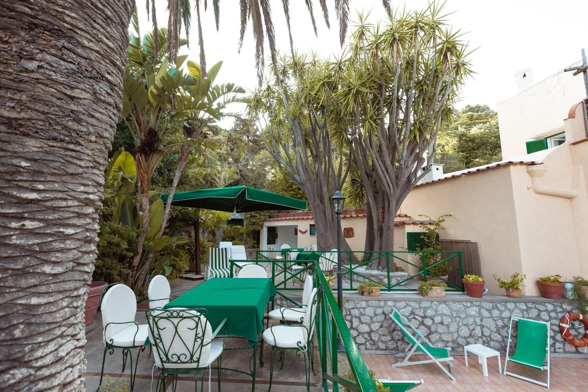 Sarah Hotel 4*